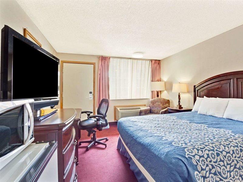 Fairbridge Express Motel