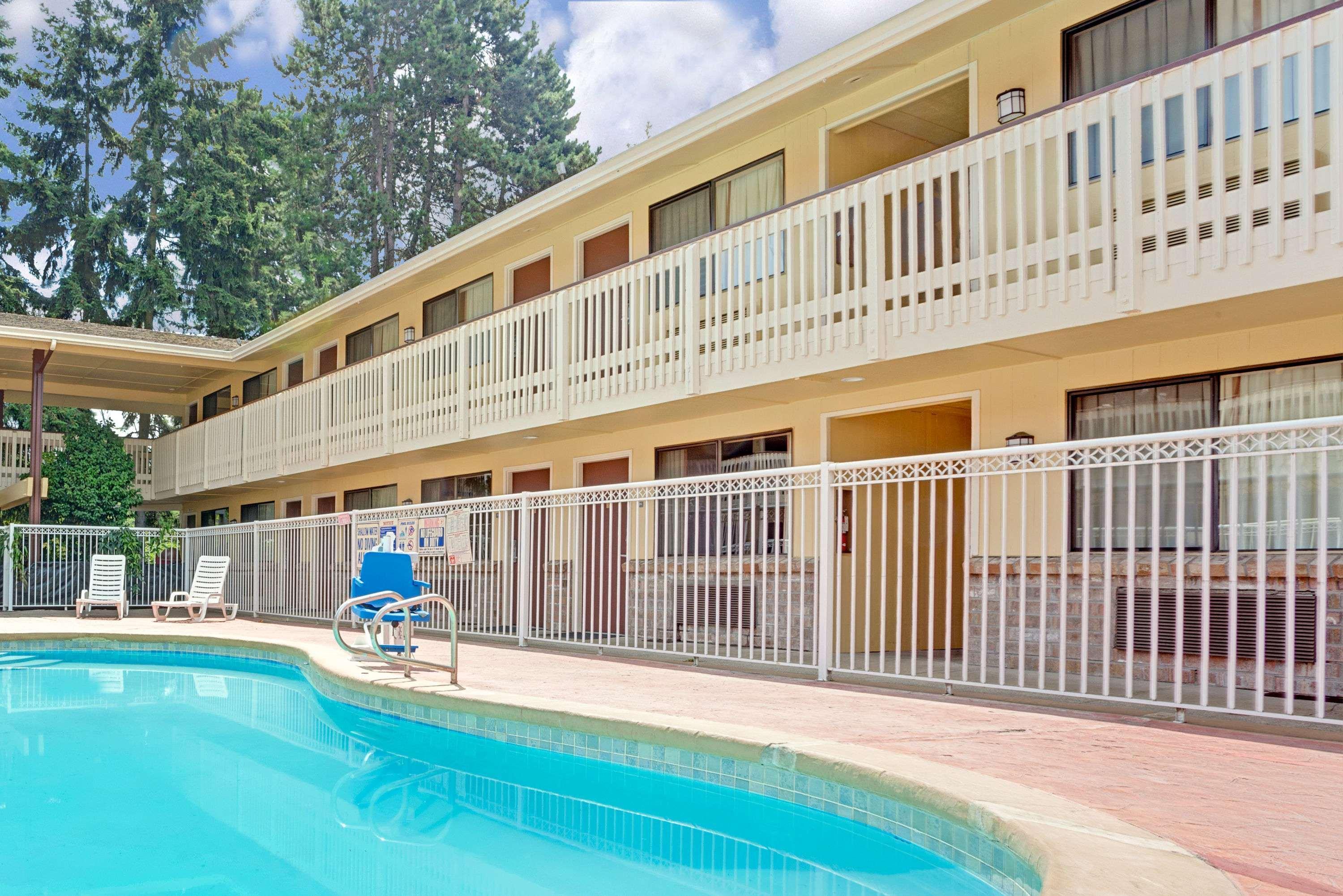 Fairbridge Express Motel